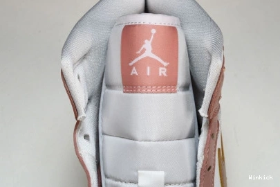 Air Stardust” FB9892-670 Jordan 1 SE“Red Mid 0905